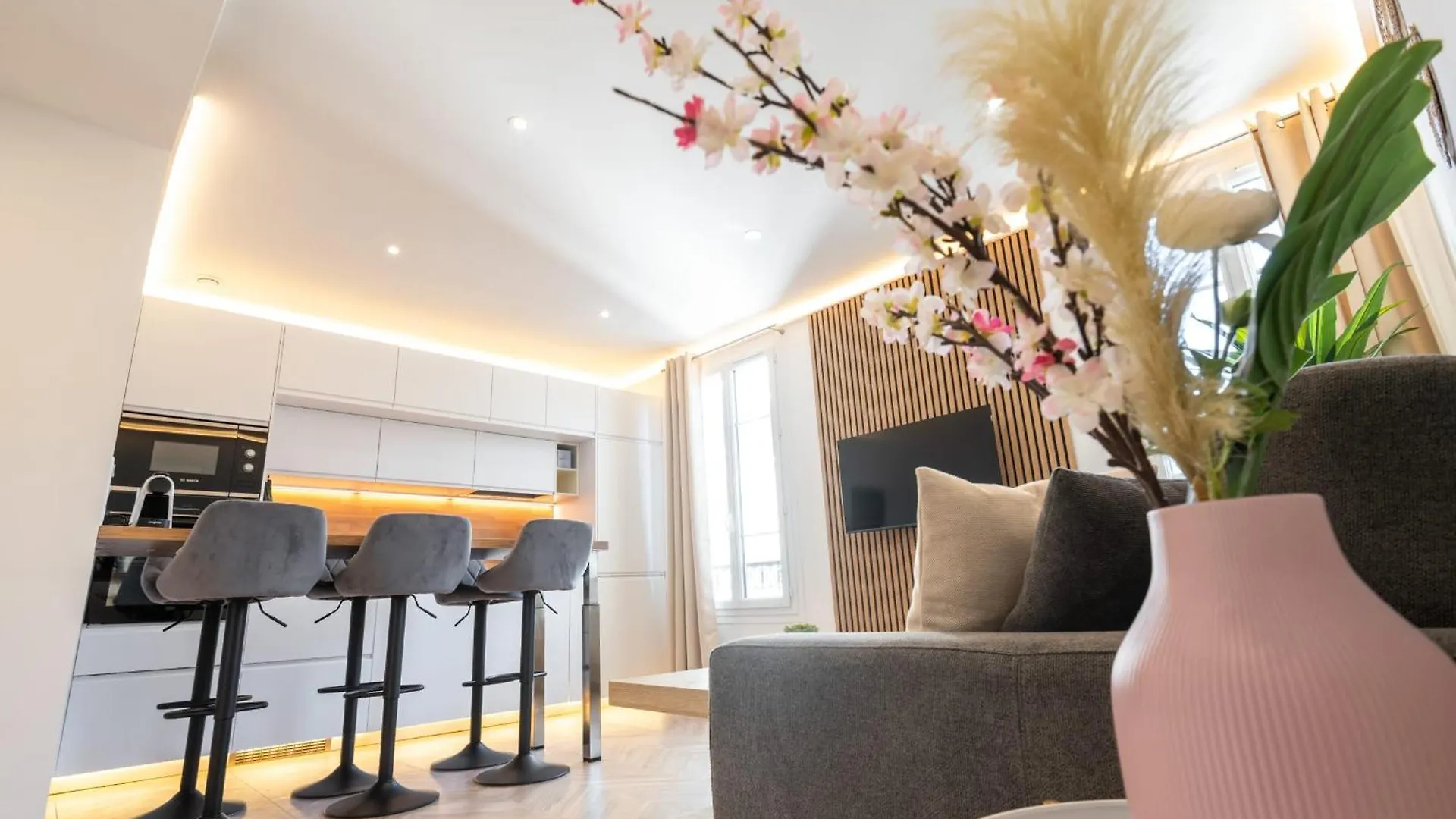 Design Apartment Near The Beaches Of Nice