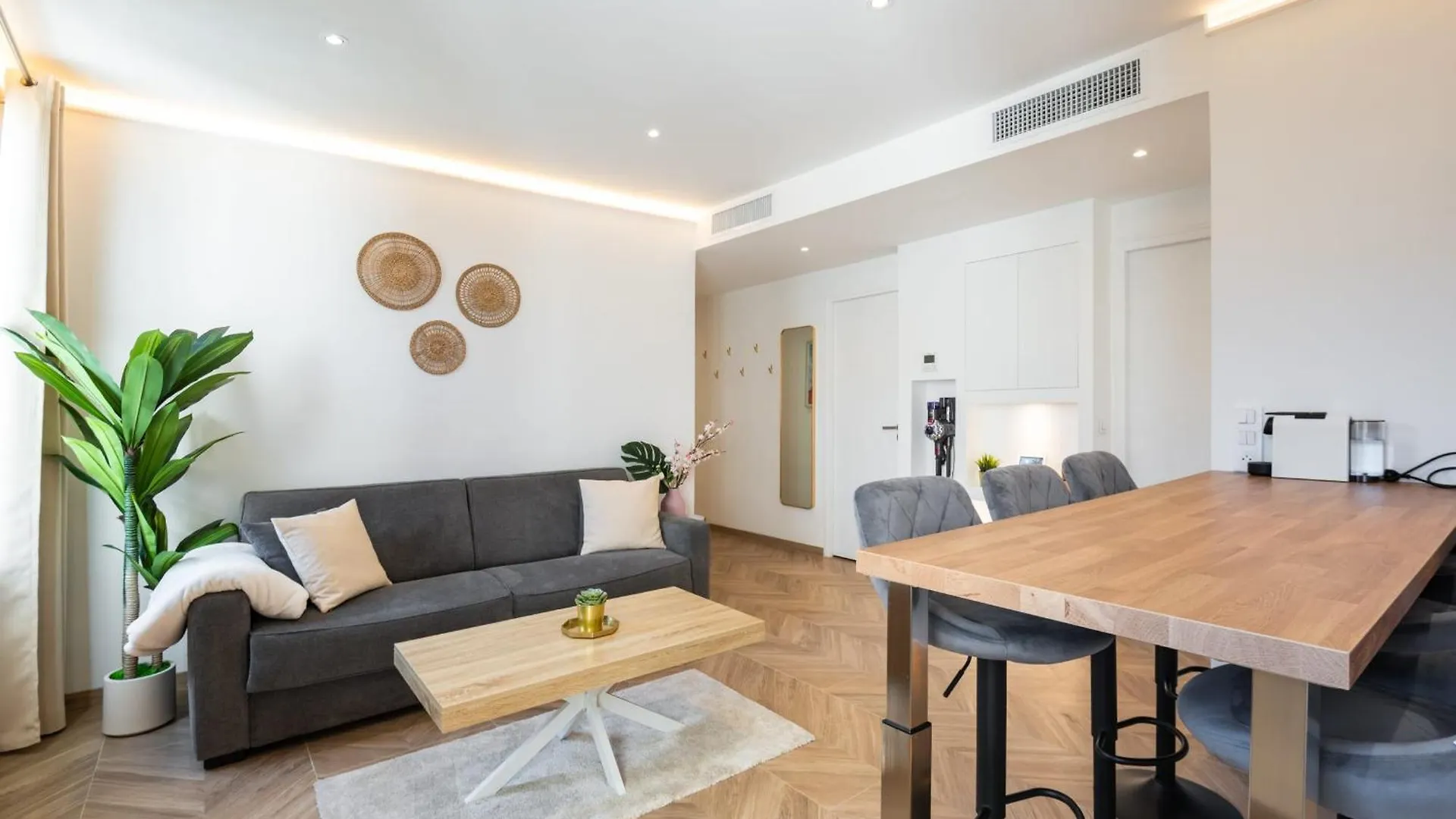 Design Apartment Near The Beaches Of Nice